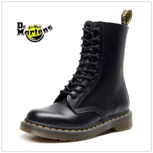 (N7) Dr. Martens br SOFTY T LACE UP LEATHER BOOTS br JUNIOR 1460, size 3 big kid