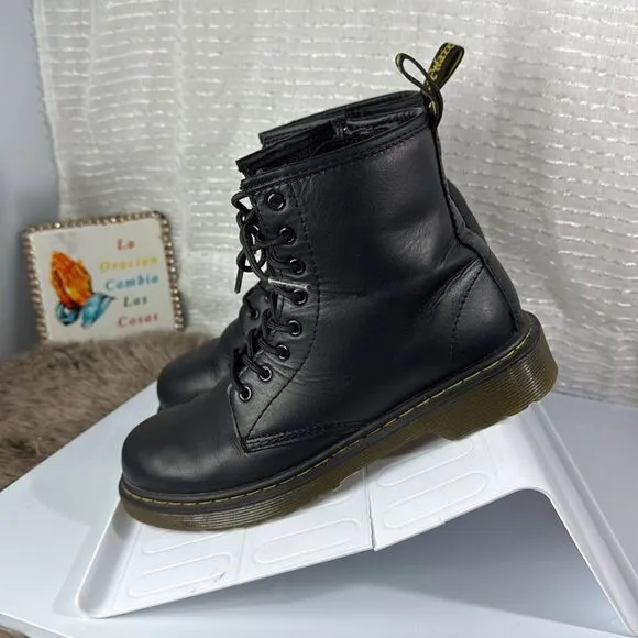 (N7) Dr. Martens br SOFTY T LACE UP LEATHER BOOTS br JUNIOR 1460, size 3 big kid