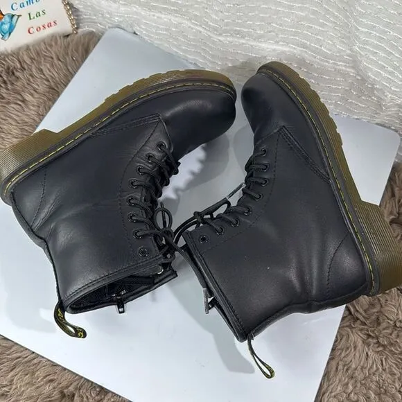 (N7) Dr. Martens br SOFTY T LACE UP LEATHER BOOTS br JUNIOR 1460, size 3 big kid