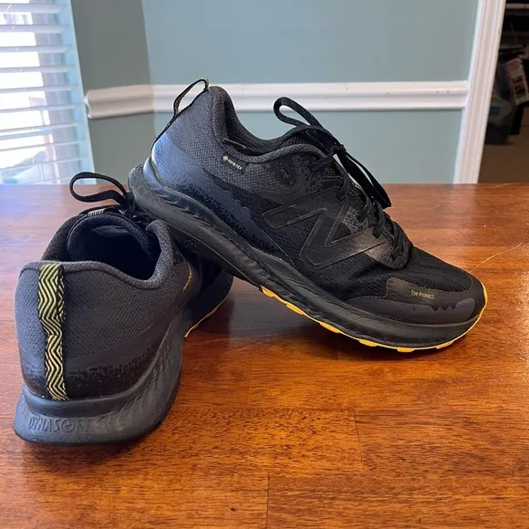 New Balance Men's DynaSoft Nitrel V5 GTX Trail Running Shoe size 13E wide