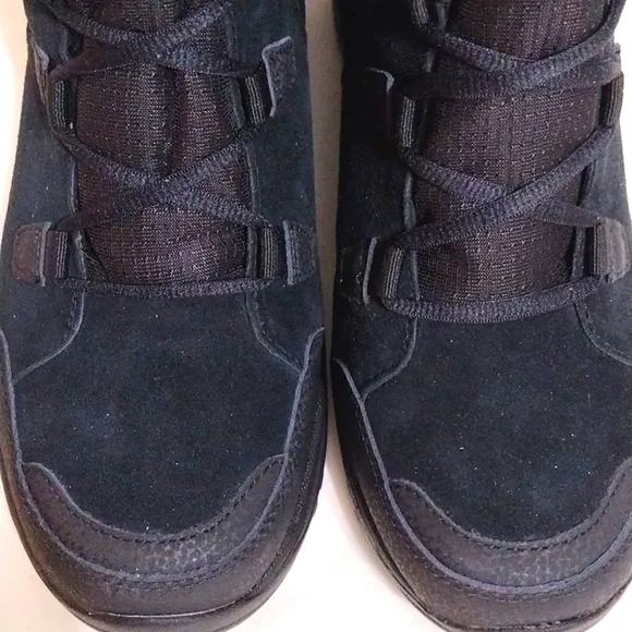 NEW Columbia Women's Lace Up Ice Maiden II Faux Fur Trim Winter Ski Boots US 9.5