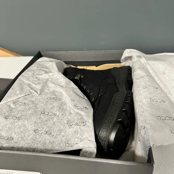 NEW ECCO WOMEN'S TRACK 25 HIGH BOOT US SIZE: 5-5.5 EU SIZE: 36