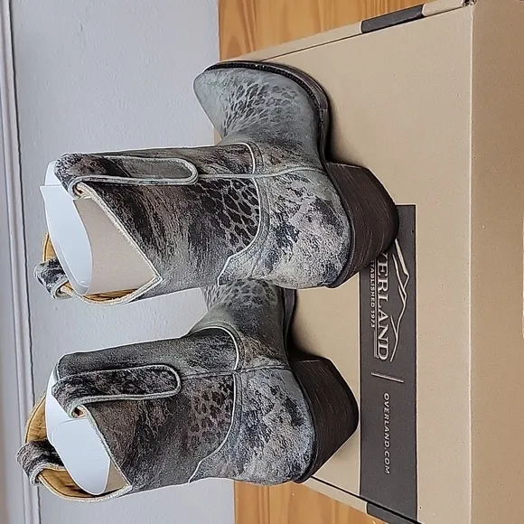 New In Box Overland Turquoise  Selena Leather Cowboy Boots, 9.5