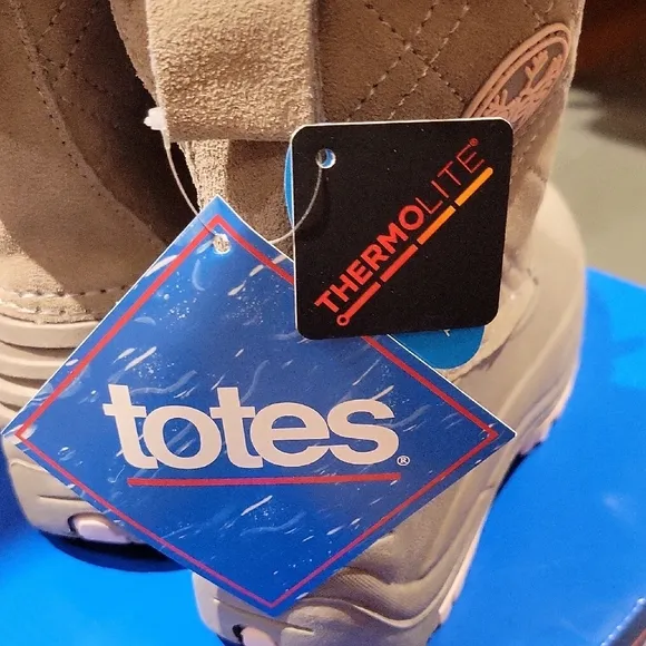New in Box: totes Harper Mid Girls Waterproof Winter Boots