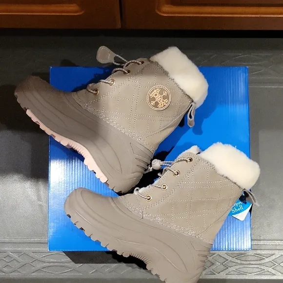 New in Box: totes Harper Mid Girls Waterproof Winter Boots
