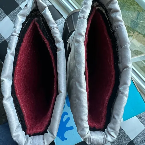 NEW KAMIK ROCKET SILVER/BLACK YOUTH WINTER BOOTS