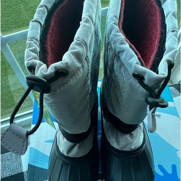NEW KAMIK ROCKET SILVER/BLACK YOUTH WINTER BOOTS