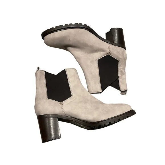 New Ross &amp; Snow Womens Susanna Morning Dove Chelsea Boots Women's Size 10
