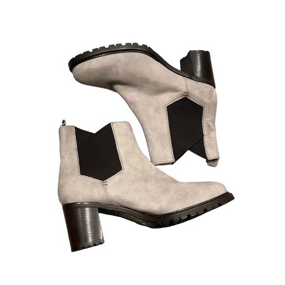New Ross &amp; Snow Womens Susanna Morning Dove Chelsea Boots Women's Size 10