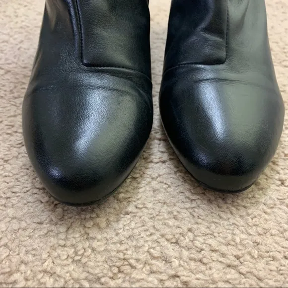 New SCHUTZ Black Leather Catarine Booties in Size 8.5 | Black Cinched Boots