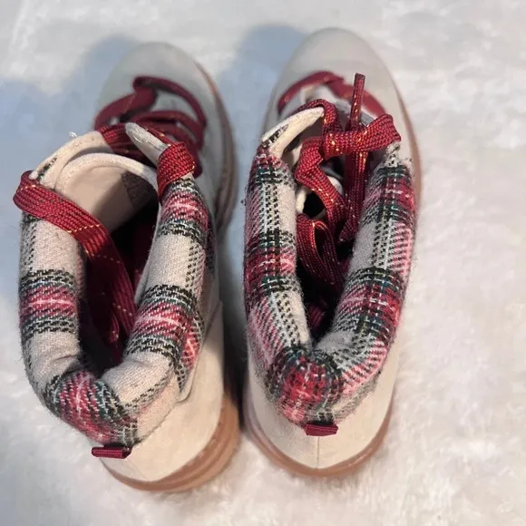 New! SO Sz 9 Lug Sole Platform Chunky Heel Plaid Trim Red Laces Hiking Boots