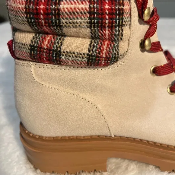 New! SO Sz 9 Lug Sole Platform Chunky Heel Plaid Trim Red Laces Hiking Boots