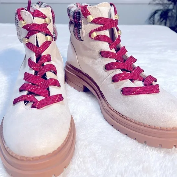 New! SO Sz 9 Lug Sole Platform Chunky Heel Plaid Trim Red Laces Hiking Boots