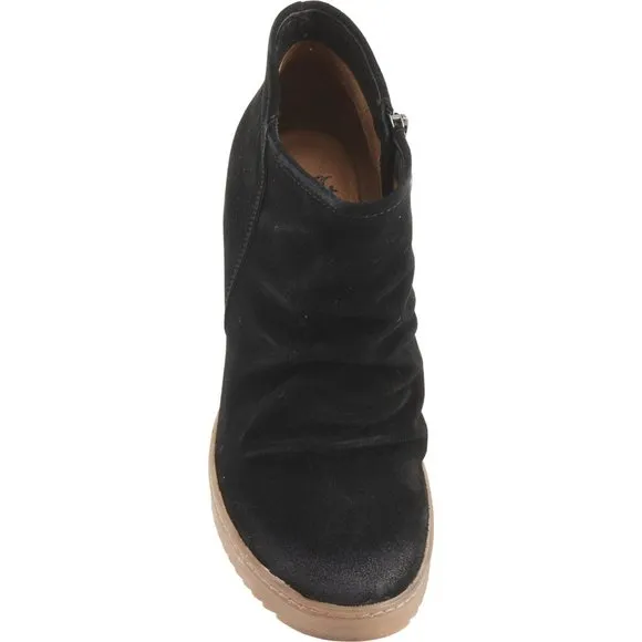 new  Sofft Siri Wedge Booties  Waterproof Suede   5S3