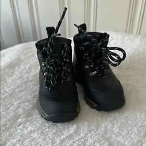 NEW! Timberland Toddler Hiking Boots Brown Size 6