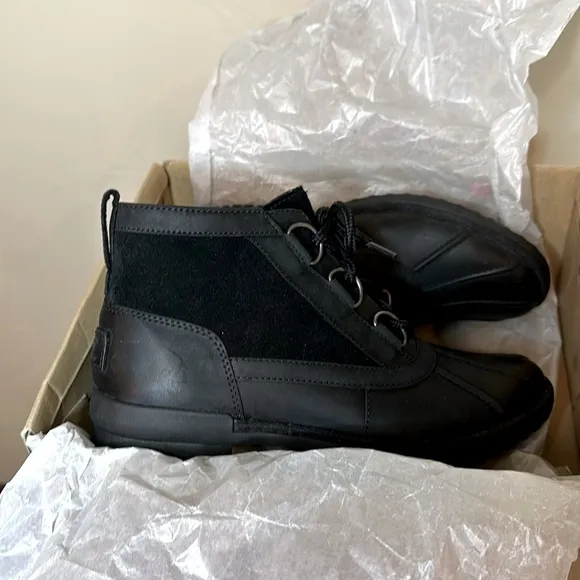 NEW | UGG Heather waterproof leather &amp; rubber ankle boot lace up Womens 8.5