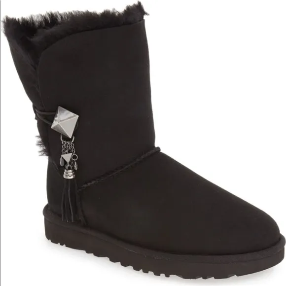 NEW! UGG Lilou Black Charm Shortie Winter Boot 5