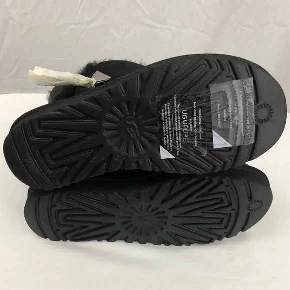 NEW! UGG Lilou Black Charm Shortie Winter Boot 5