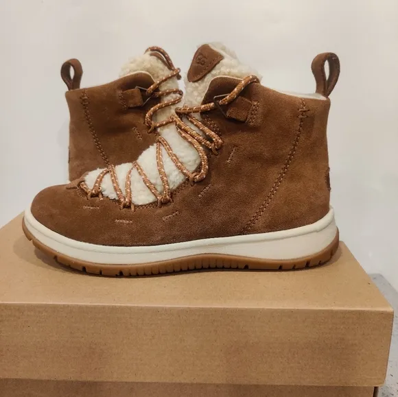 New UGG Women's Lakesider Heritage Mid Boots