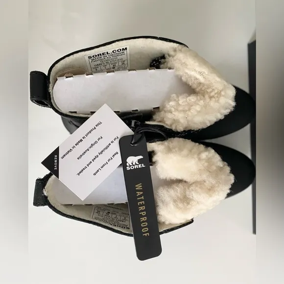 NEW W BOX Sorel Emelie Shearling Short Lace Up Cozy Black White Boots Shoes Sz 9