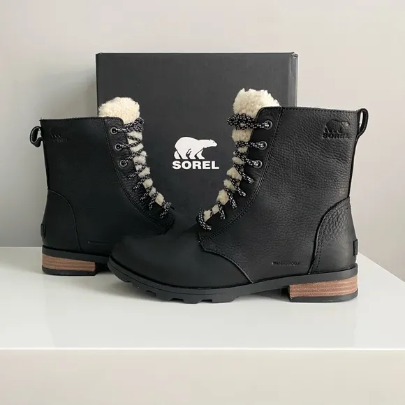 NEW W BOX Sorel Emelie Shearling Short Lace Up Cozy Black White Boots Shoes Sz 9