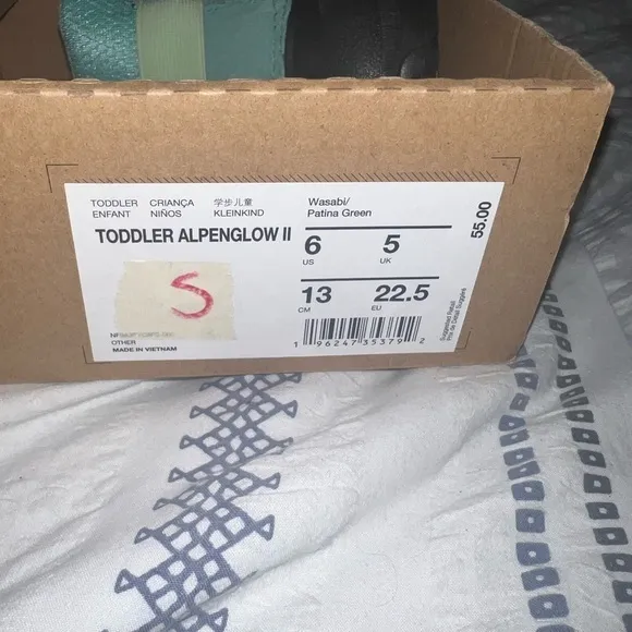 New Without Box The North‎ Face Toddler Alpenglow II Boots size 6 winter boots