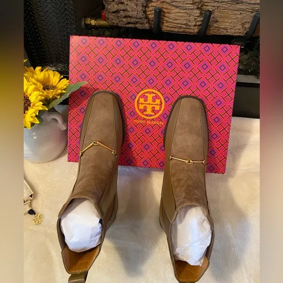 ✨NEW✨TORY BURCH EQUESTRIAN LINK CHELSEA BOOTS