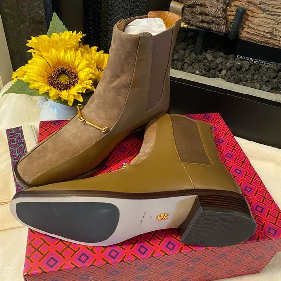 ✨NEW✨TORY BURCH EQUESTRIAN LINK CHELSEA BOOTS