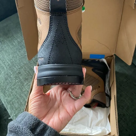 NIB boys size 1 boots winter
