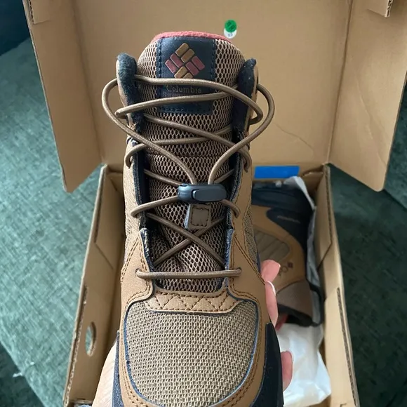 NIB boys size 1 boots winter