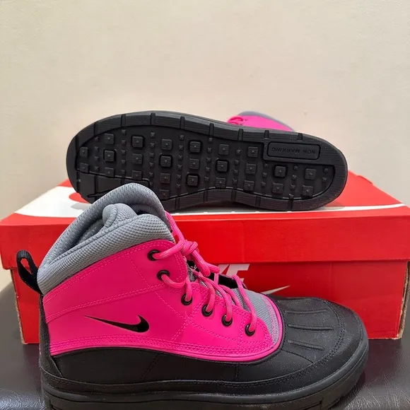 NIB GIRLS' BIG KIDS' NIKE WOODSIDE 2 HIGH ACG WINTER BOOTS  524876 600