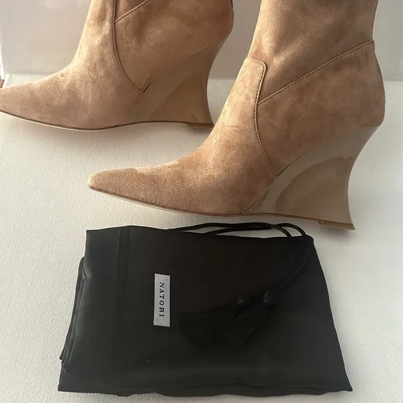 NIB Natori Above the Knee Suede Boots with back zipper and 4” heels.