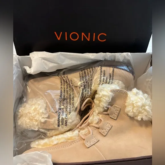NIB Vionic Orthopedic Neutral Fuzzy Sherpa Boots