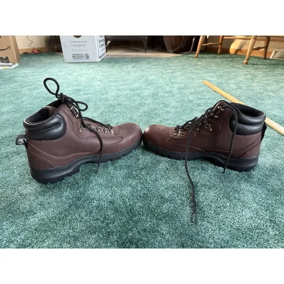 Nike ACG  Boots Size 13 Hiking Outdoors Brand New