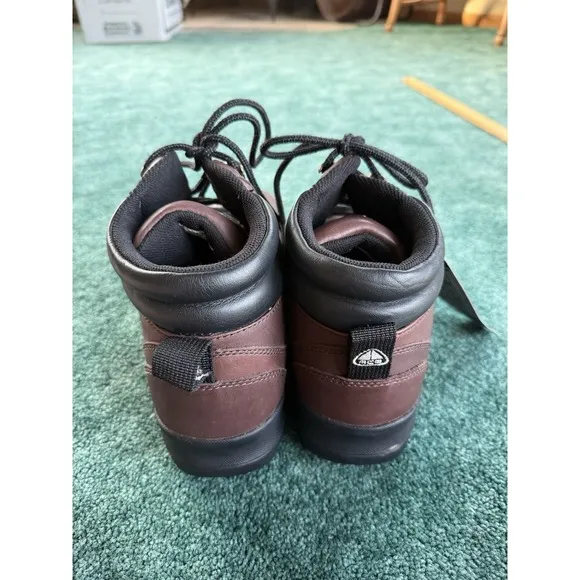 Nike ACG  Boots Size 13 Hiking Outdoors Brand New