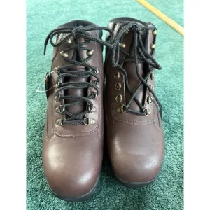 Nike ACG  Boots Size 13 Hiking Outdoors Brand New