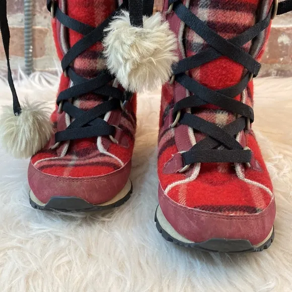Nike Hi3 Plaid Winter Snow Boots, Size 5