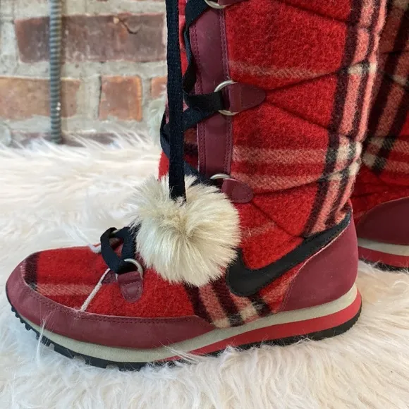 Nike Hi3 Plaid Winter Snow Boots, Size 5