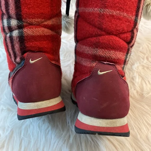 Nike Hi3 Plaid Winter Snow Boots, Size 5