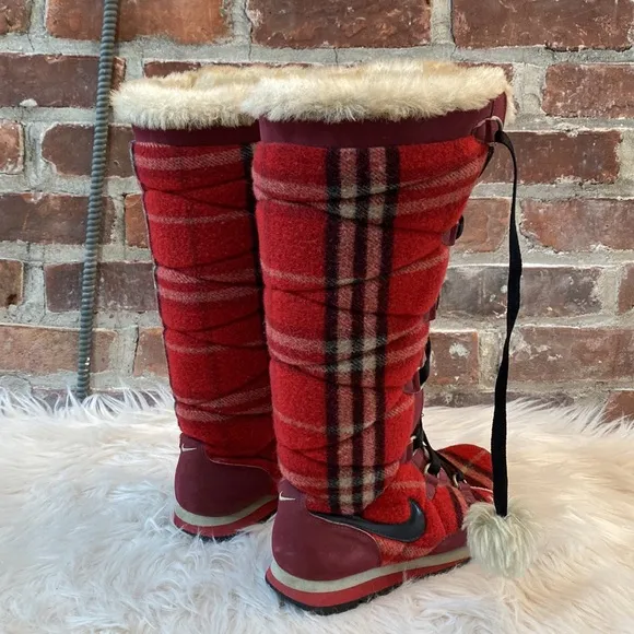 Nike Hi3 Plaid Winter Snow Boots, Size 5