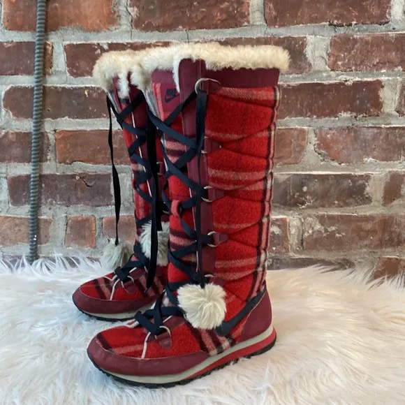 Nike Hi3 Plaid Winter Snow Boots, Size 5