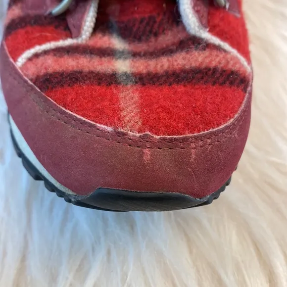Nike Hi3 Plaid Winter Snow Boots, Size 5