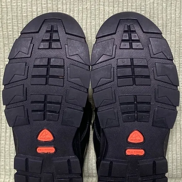 Nike Kids Air Max Goadome ACG Black Leather Waterproof Boots Shoes - Size US 2Y