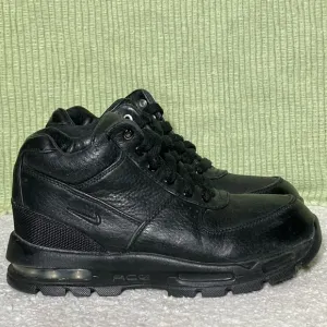 Nike Kids Air Max Goadome ACG Black Leather Waterproof Boots Shoes - Size US 2Y