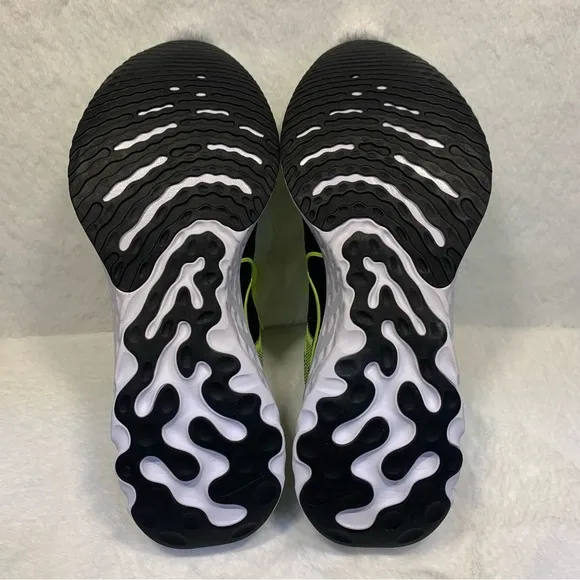 Nike React Infinity Run Flyknit 2 'Volt/Black'Men's Trainers Size 12 NWOT