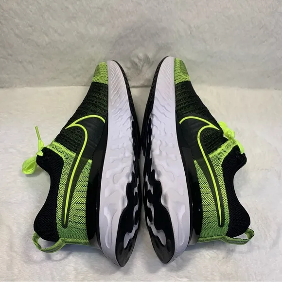 Nike React Infinity Run Flyknit 2 'Volt/Black'Men's Trainers Size 12 NWOT