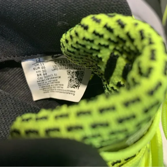 Nike React Infinity Run Flyknit 2 'Volt/Black'Men's Trainers Size 12 NWOT