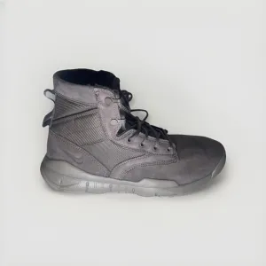 Nike SFB 6 Field Boots Men’s Size 9 Dark Mushroom/Brown Hiking Camping NWOT