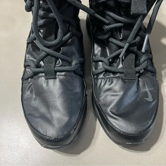 NIKE Tanjun High Rise Water Resistant Athletic Winter Boots