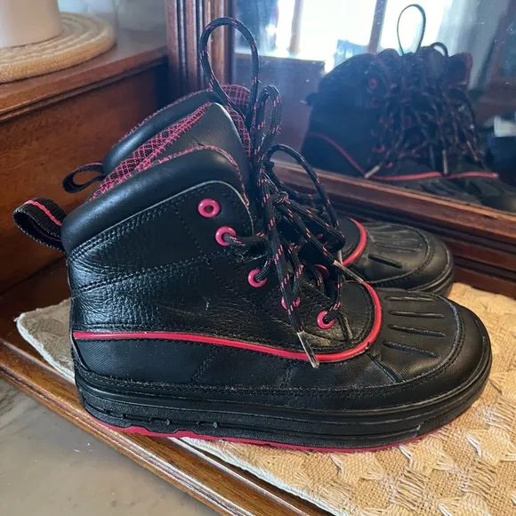 NIKE Vintage 2012 ACG Woodside 2 Outdoor Winter Snow Boots Black Pink Girl's 13